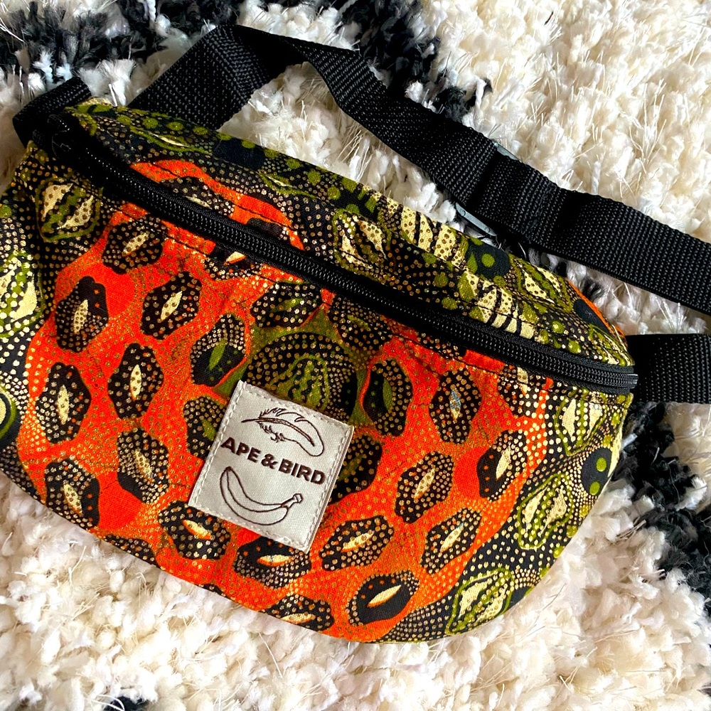 Bananas Ape&bird Fanny pack - pretty & rare pattern 🖤🖤🖤✨✨NWOT